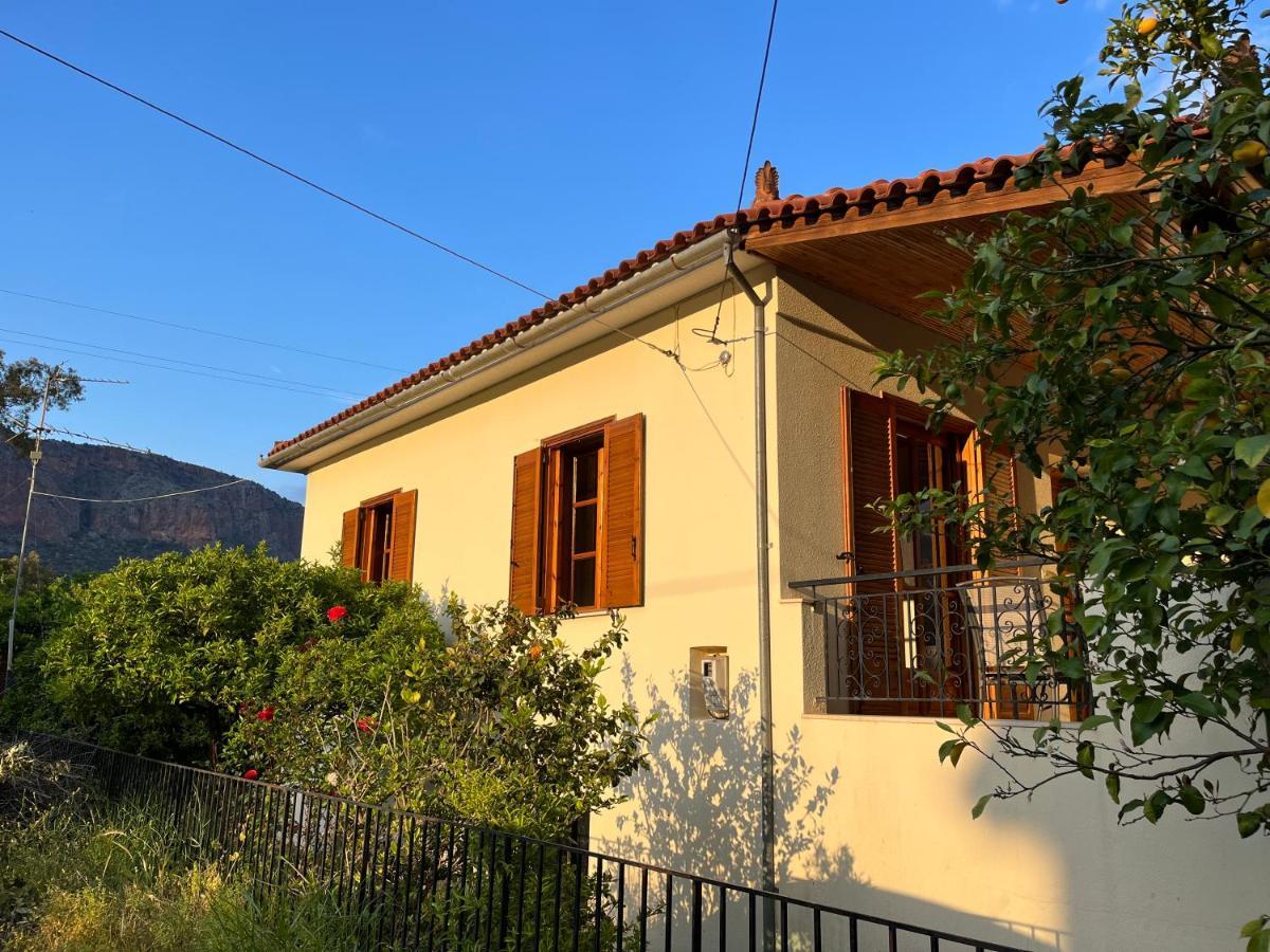Willa Lemon Tree House Leonídion Zewnętrze zdjęcie