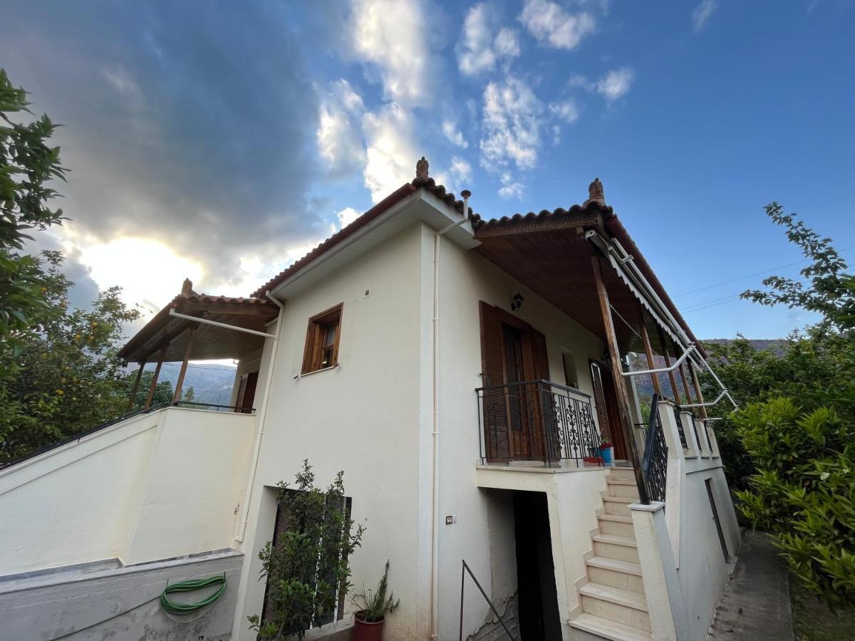 Willa Lemon Tree House Leonídion Zewnętrze zdjęcie